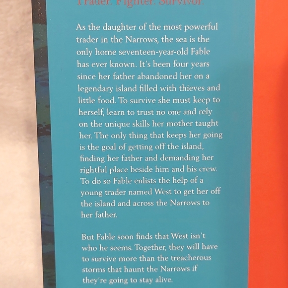 (Special Edition) Fairyloot: Fable & Namesake by Adrienne Young, Books 1&2 - Picture 3 of 6